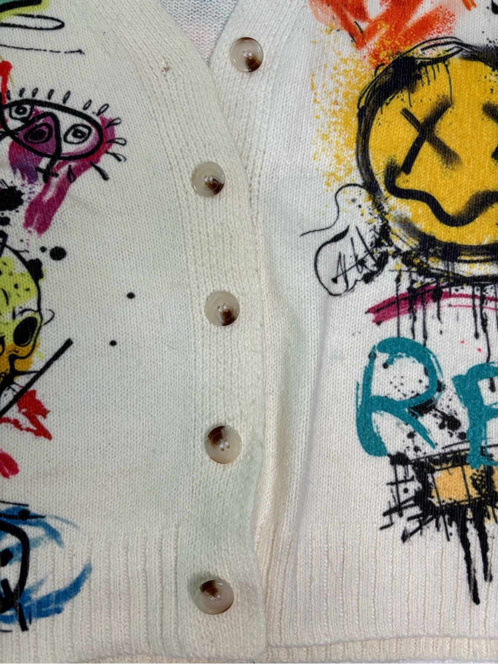 Graphic Cream Cardigan with Multicolor Street Art Print - Picture 5 of 6